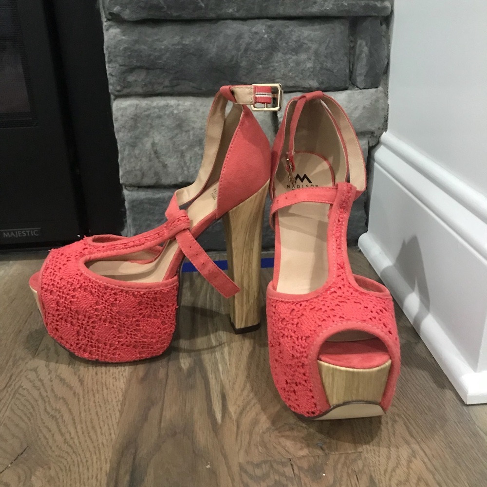 Coral platform summer heels